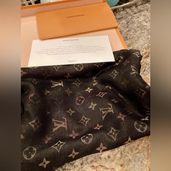 LV Monogram So Shine Silk/GoldenScarf/Shawl 100%Authentic Box included - Picture 2 of 14